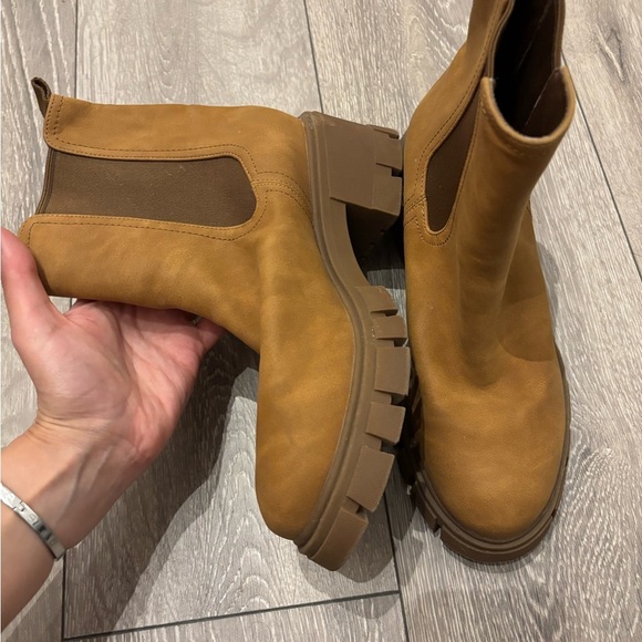 Like-New Call It Spring Tan Ankle Boots – Size 8.5! - Picture 11 of 13